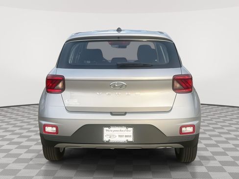Used 2026 Hyundai Venue SE FWD image 6