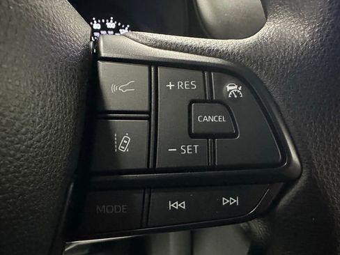 Used 2025 Toyota Sienna LE image 21