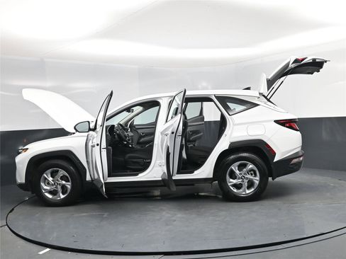 Certified 2024 Hyundai Tucson SE image 20