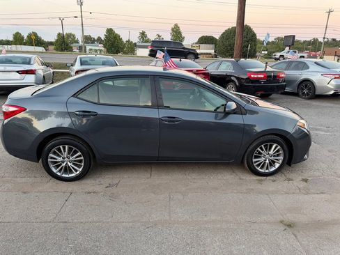 Used 2015 Toyota Corolla LE FWD image 4