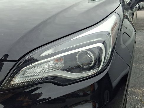 Used 2018 Buick Envision Essence AWD/4WD image 9