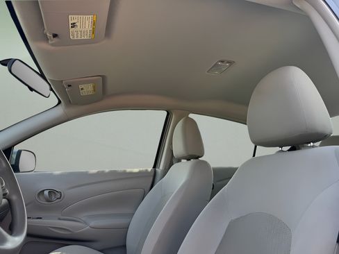 Used 2012 Nissan Versa SV FWD image 11