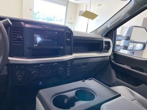 New 2025 Ford F550 4x4 Crew Cab Super Duty image 19