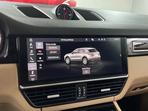 Used 2019 Porsche Cayenne AWD/4WD image 22