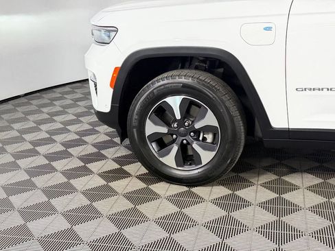 Certified 2023 Jeep Grand Cherokee 4WD 4xe w/ Luxury Tech Group II image 10