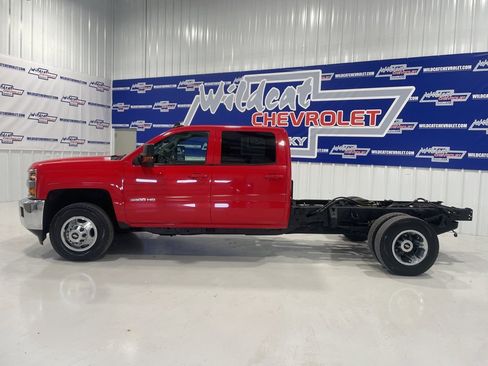 Used 2018 Chevrolet Silverado 3500 LT w/ LT Convenience Package image 3