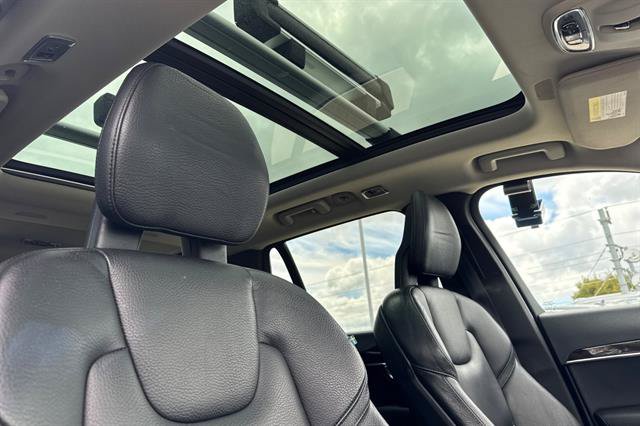 Used 2017 Volvo XC90 T6 Momentum w/ Vision Package AWD/4WD image 19