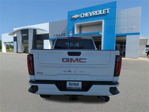 New 2025 GMC Sierra 2500 Denali w/ Denali Reserve Package image 7