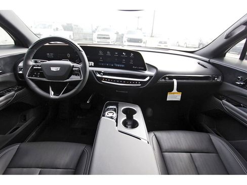 New 2026 Cadillac Lyriq Luxury image 9