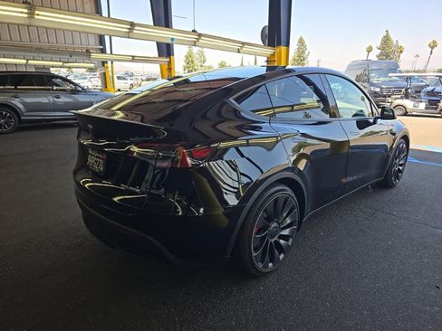 Used 2023 Tesla Model Y Performance AWD/4WD image 2