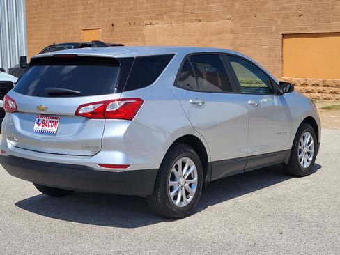 Used 2020 Chevrolet Equinox LS w/ LS Convenience Package image 6