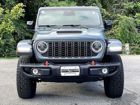 Used 2026 Jeep Gladiator Mojave AWD/4WD image 2