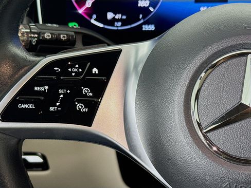 Used 2023 Mercedes-Benz GLC 300 image 11