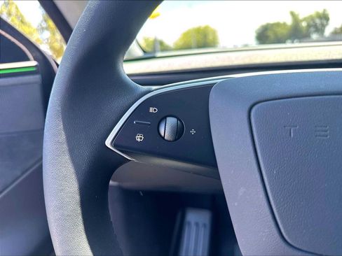 Used 2026 Tesla Model Y 2WD image 19