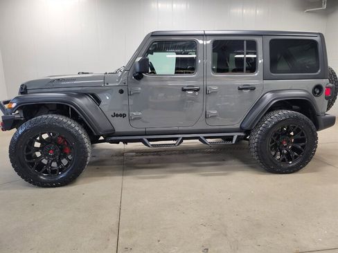 Used 2020 Jeep Wrangler Unlimited Sport image 3