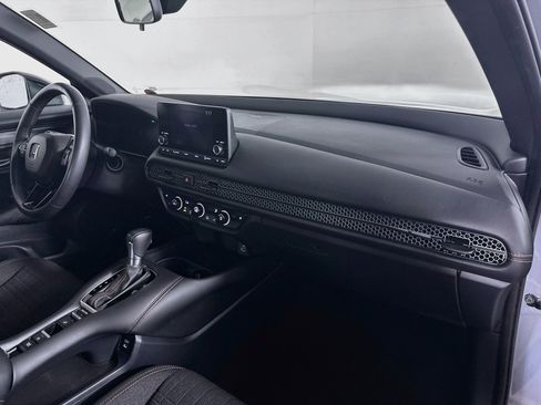 Used 2025 Honda HR-V Sport image 35