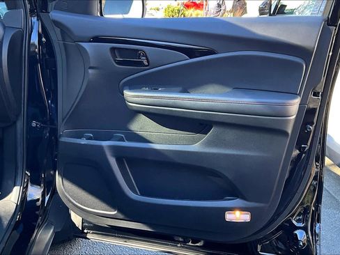 Used 2024 Honda Passport Black Edition image 22