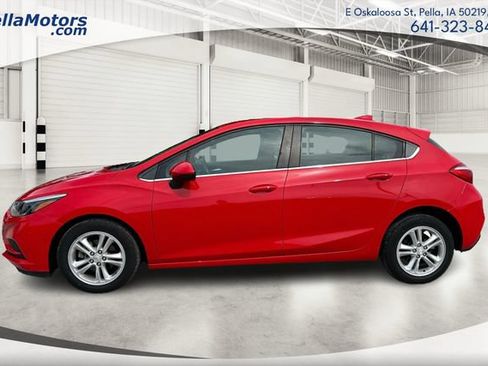 Used 2018 Chevrolet Cruze LT w/ Convenience Package FWD image 6