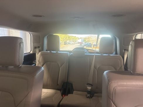 Used 2024 Ford Expedition Limited image 17