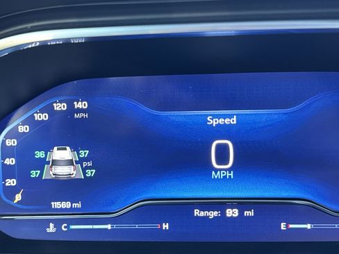 Used 2024 Chevrolet Suburban High Country image 43