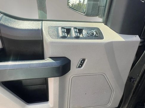 Used 2018 Ford F150 XL w/ Equipment Group 101A Mid AWD/4WD image 12