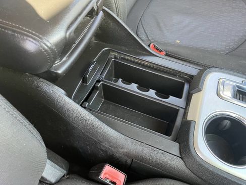 Used 2010 GMC Acadia SL image 38