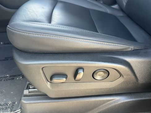Certified 2025 Chevrolet Suburban Z71 AWD/4WD image 29