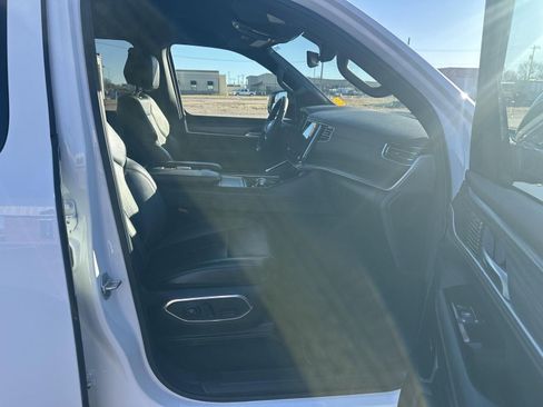 Used 2024 Jeep Wagoneer L Series II w/ Flexible Seating Group image 48