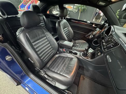 Used 2013 Volkswagen Beetle 2.0T FWD image 16
