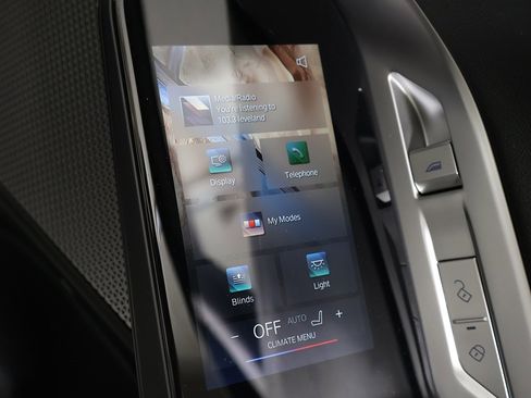 Used 2023 BMW 760i xDrive w/ Parking Assistance Package image 43