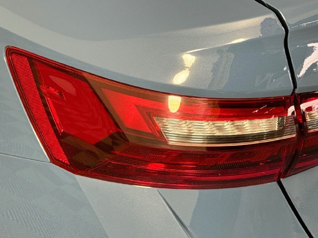 Used 2025 Volkswagen Jetta SE FWD image 33