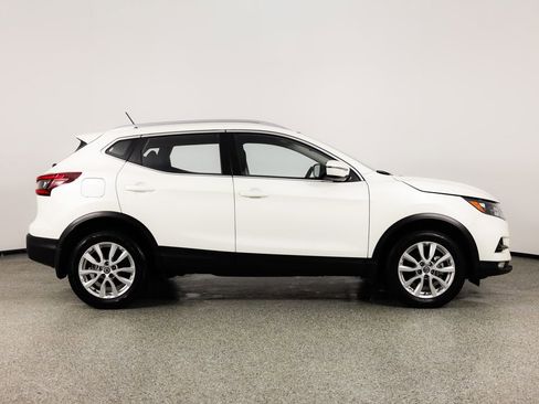 Used 2021 Nissan Rogue Sport SV image 10