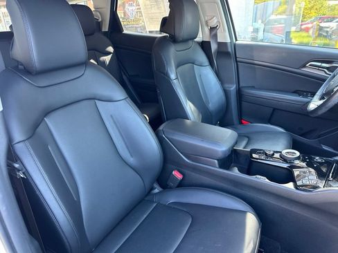 Used 2025 Kia Sportage EX AWD/4WD image 20