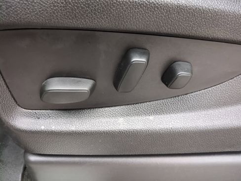 Used 2016 Chevrolet Suburban LTZ image 17