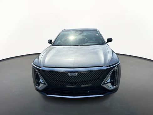 Certified 2024 Cadillac Lyriq Luxury AWD/4WD image 2