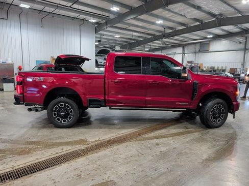 Used 2025 Ford F250 Platinum AWD/4WD image 2