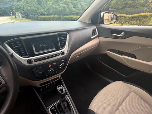 Used 2020 Hyundai Accent SE w/ Cargo Package FWD image 19