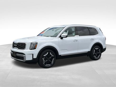 Used 2023 Kia Telluride S w/ S Sunroof Package FWD image 3