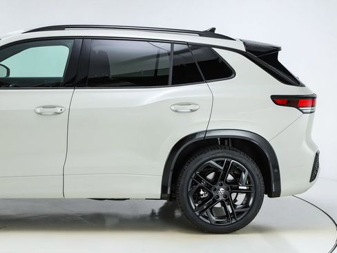 New 2026 Volkswagen Tiguan SE R-Line image 43