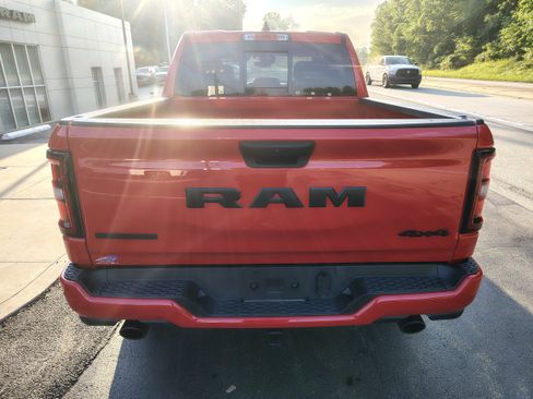 Certified 2025 RAM 1500 Big Horn AWD/4WD image 9