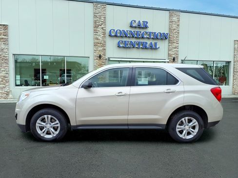 Used 2015 Chevrolet Equinox LS FWD image 2