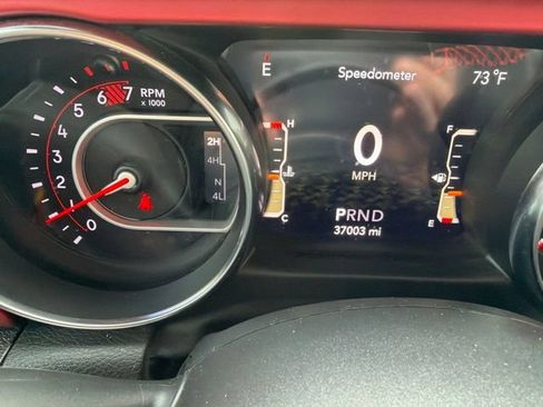 Used 2022 Jeep Wrangler Unlimited Rubicon AWD/4WD image 7