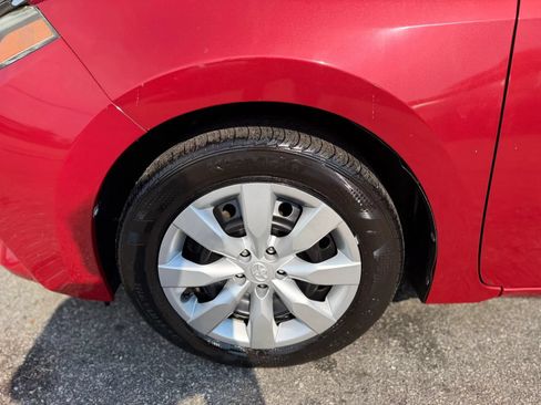 Used 2014 Toyota Corolla LE FWD image 2
