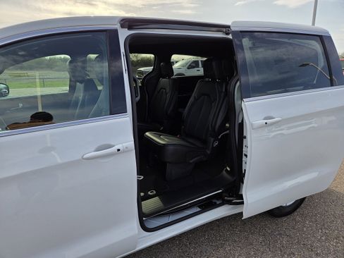 New 2026 Chrysler Voyager LX image 13