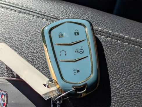 Used 2020 Cadillac XT4 Premium Luxury image 38