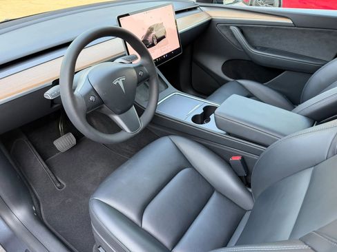 Used 2023 Tesla Model Y Long Range AWD/4WD image 14