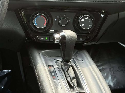Used 2021 Honda HR-V LX image 16