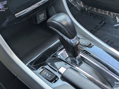 Used 2016 Honda Accord EX-L image 30