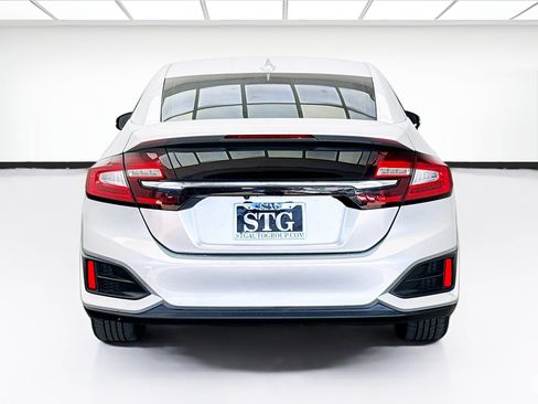 Used 2018 Honda Clarity Plug-In Hybrid image 5