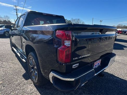 Used 2022 Chevrolet Silverado 1500 LT w/ Z71 Off-Road Package image 7